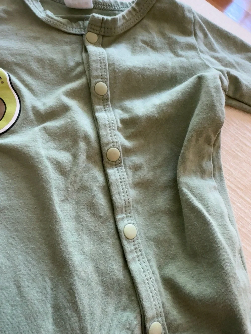 SHEIN Baby Avocado Footed Sleeper 0-1M Green Snap Pajamas Unisex